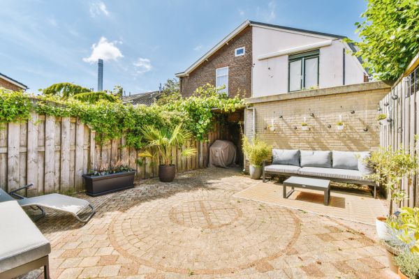 Courtyard Wall Repair in Sandy